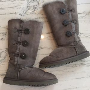 Ugg Bailey Button Triplet Boots Size 8 Grey